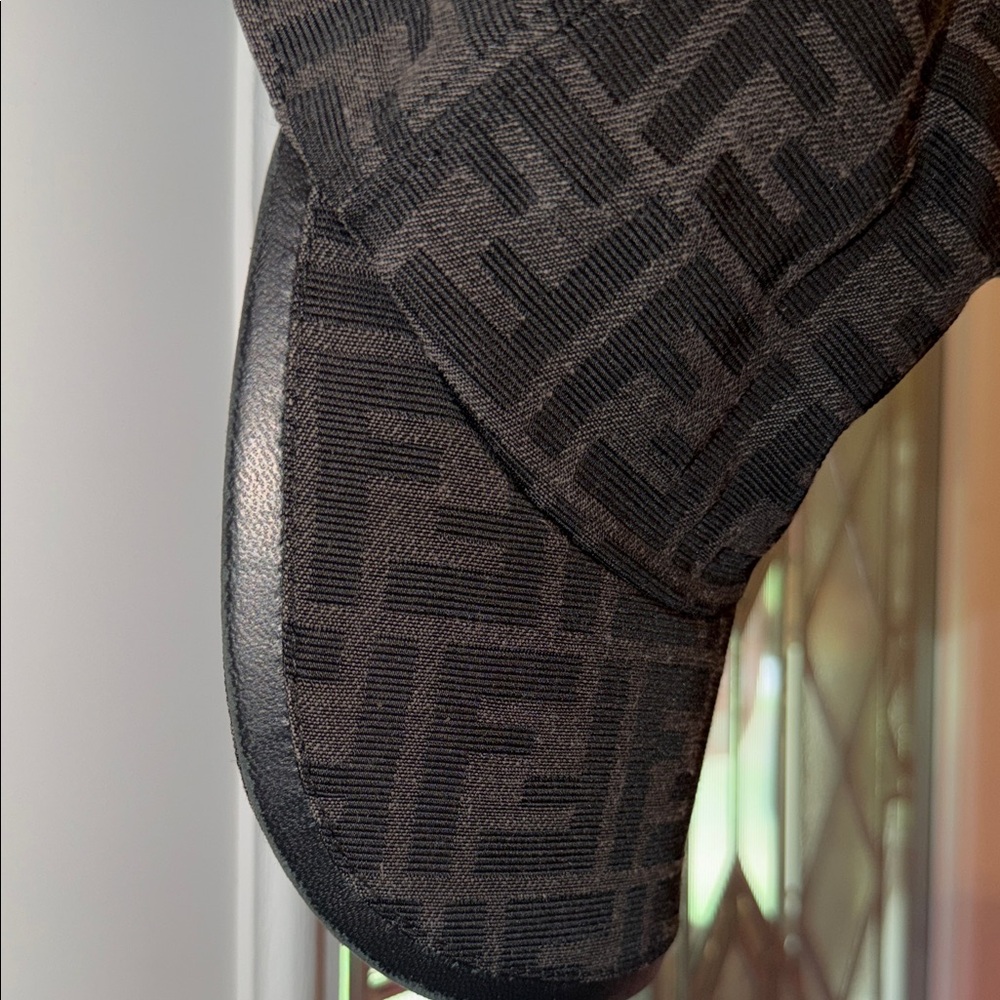 Authentic FENDI Baseball Cap in Black/Brown and black interior - Picture 9 of 12